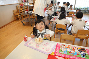 給食おいしかったね　　ぺんぎん・ひよこ・年少組　NO．2