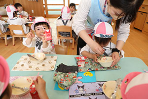 給食おいしかったね　　ぺんぎん・ひよこ・年少組　NO．1