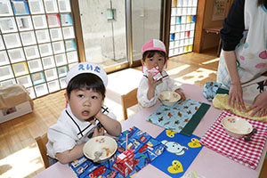 給食おいしかったね　　ぺんぎん・ひよこ・年少組　NO．1