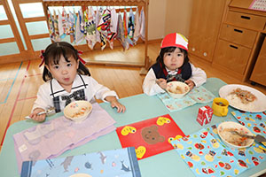 給食おいしかったね　　ぺんぎん・ひよこ・年少組　NO．1