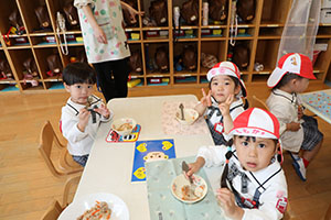 給食おいしかったね　　ぺんぎん・ひよこ・年少組　NO．1