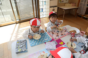 給食おいしかったね　　ぺんぎん・ひよこ・年少組　NO．1