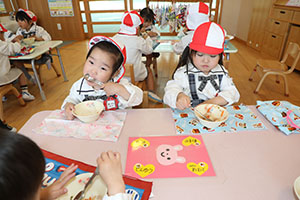 給食おいしかったね　　ぺんぎん・ひよこ・年少組　NO．1
