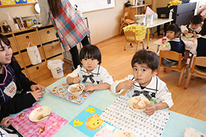 給食おいしかったね　　ぺんぎん・ひよこ・年少組　NO．1
