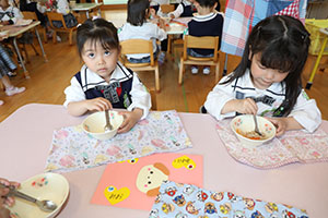 給食おいしかったね　　ぺんぎん・ひよこ・年少組　NO．1