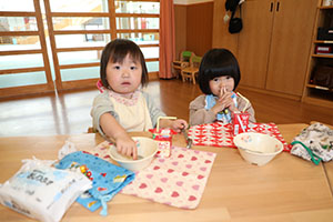 給食おいしかったね　　ぺんぎん・ひよこ・年少組　NO．1