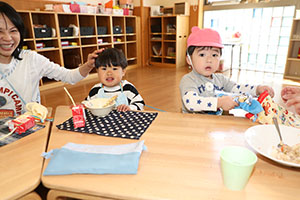 給食おいしかったね　　ぺんぎん・ひよこ・年少組　NO．1
