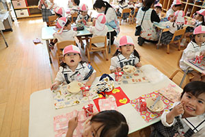 給食おいしかったね　　ぺんぎん・ひよこ・年少組　NO．1