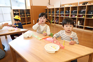 くるくるリボンの制作　あひる