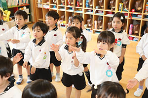 イングリッシュ　たんぽぽ・さくら・ひまわり