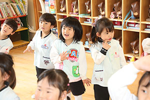 イングリッシュ　たんぽぽ・さくら・ひまわり