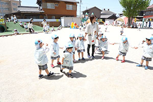 元気いっぱい園庭遊び　