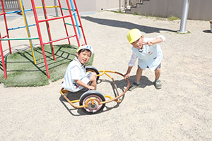 元気いっぱい園庭遊び　
