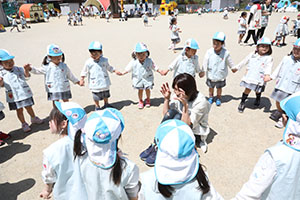 元気いっぱい園庭遊び　
