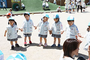 元気いっぱい園庭遊び　