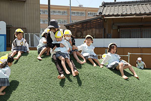 元気いっぱい園庭遊び　