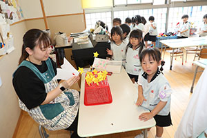 こいのぼりの制作　たんぽぽ