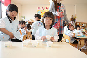 こいのぼりの制作　ことり