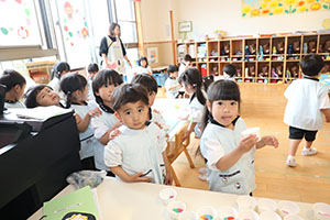 こいのぼりの制作　ことり
