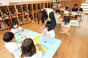 こいのぼりの制作　きりん