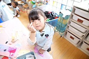 大きなポリ袋風船　楽しかったね　ばら・すみれ