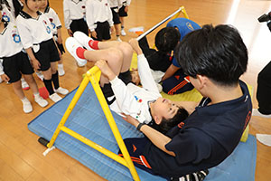 体操教室　鉄棒　　D