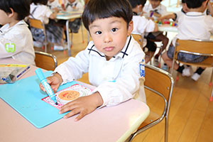 母の日の制作と泥んこ遊び　さくら