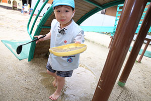母の日の制作と泥んこ遊び　さくら