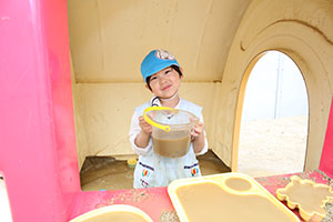 母の日の制作と泥んこ遊び　さくら