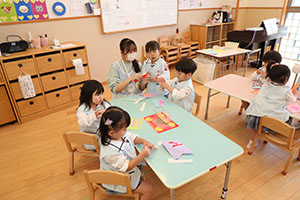 こいのぼりの制作　りす