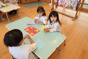 こいのぼりの制作　りす