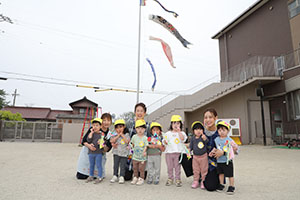 こいのぼりと記念撮影　ひよこ・あひる・ぺんぎん