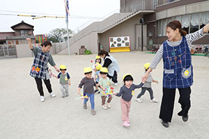 こいのぼりと記念撮影　ひよこ・あひる・ぺんぎん
