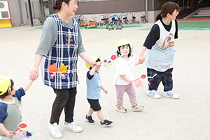 こいのぼりと記念撮影　ひよこ・あひる・ぺんぎん