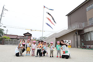 こいのぼりと記念撮影　ひよこ・あひる・ぺんぎん