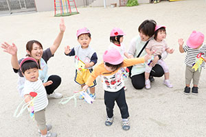 こいのぼりと記念撮影　ひよこ・あひる・ぺんぎん