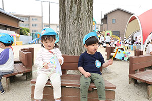 こいのぼりと記念撮影　ひよこ・あひる・ぺんぎん