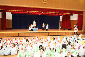 4月生まれのお誕生会　「幼稚園劇」　年少組・ひよこ・あひる・ぺんぎん