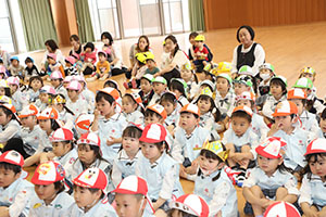 4月生まれのお誕生会　「幼稚園劇」　年少組・ひよこ・あひる・ぺんぎん