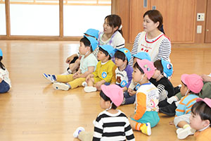 4月生まれのお誕生会　「幼稚園劇」　年少組・ひよこ・あひる・ぺんぎん