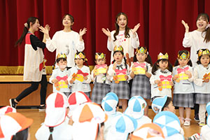 4月生まれのお誕生会　「幼稚園劇」　年少組・ひよこ・あひる・ぺんぎん