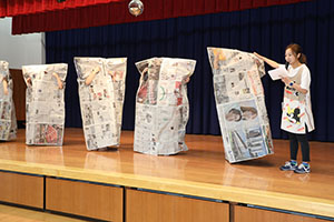 4月生まれのお誕生会　「新聞の中身はだぁれだ」　年中組