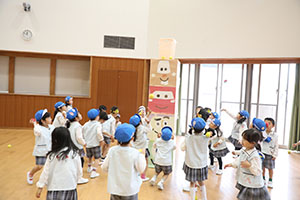 4月生まれのお誕生会　「春の大運動会」　年長組