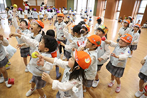 4月生まれのお誕生会　「春の大運動会」　年長組