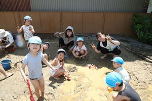 ジャブジャブ池で水遊び！　たんぽぽ・さくら