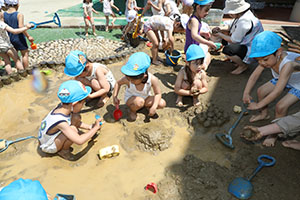 ジャブジャブ池で水遊び！　たんぽぽ・さくら