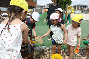 泥んこ遊び　たんぽぽ・ひまわり
