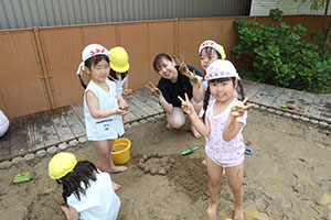 泥んこ遊び　たんぽぽ・ひまわり