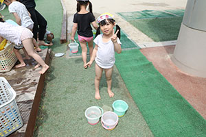 泥んこ遊び　たんぽぽ・ひまわり