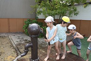 泥んこ遊び　たんぽぽ・ひまわり